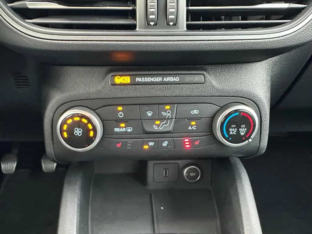 Ford Focus Lim. Trend,ALU,SCHECKHEFT,PDC 07/2019-photo-11