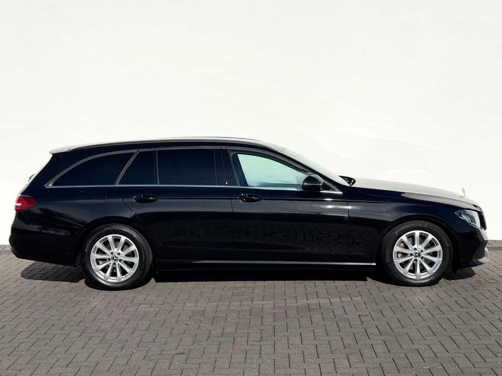 Mercedes-Benz E-Class 300 11/2019-photo-3