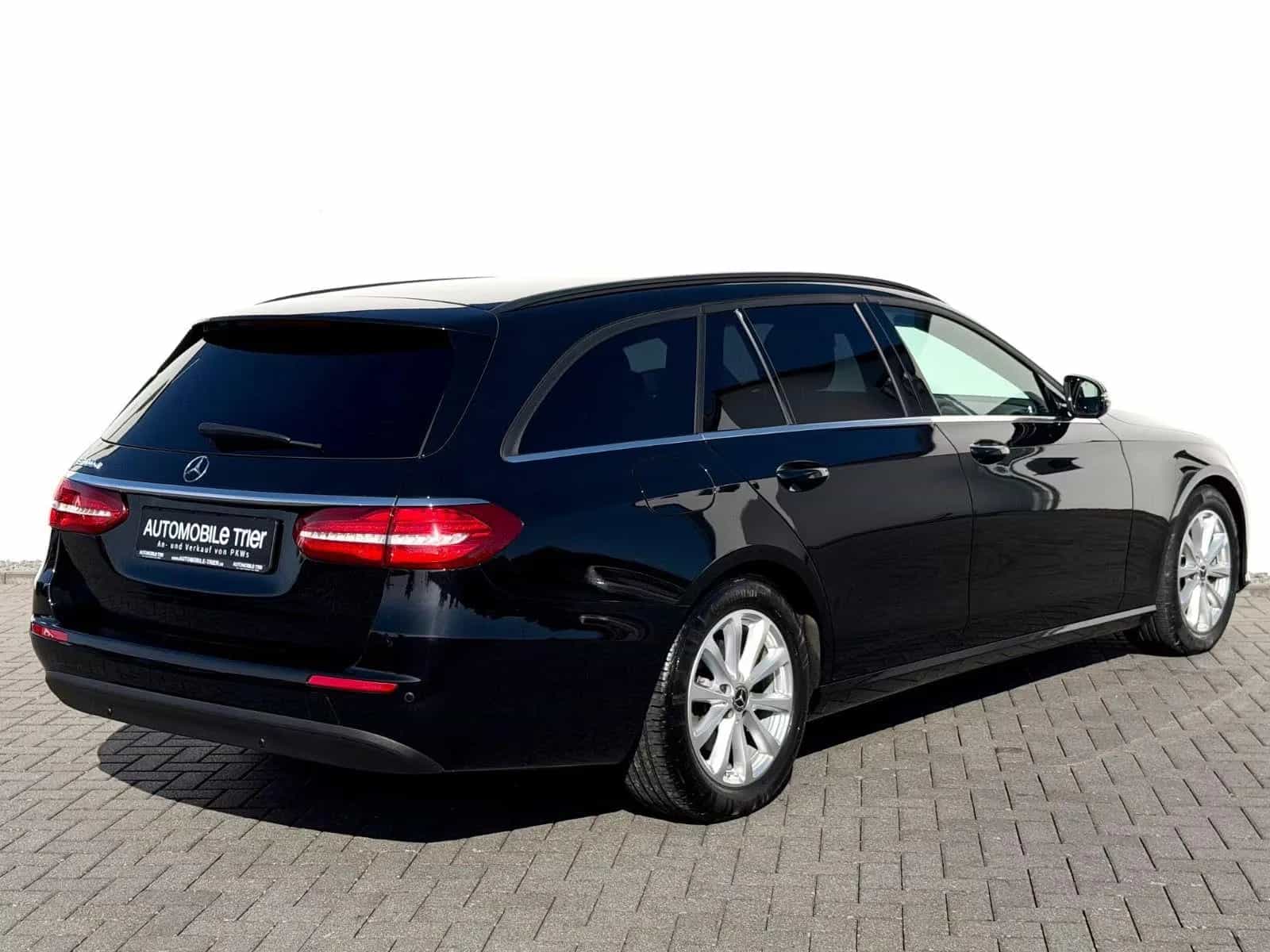 Mercedes-Benz E-Class 300 11/2019-photo-4