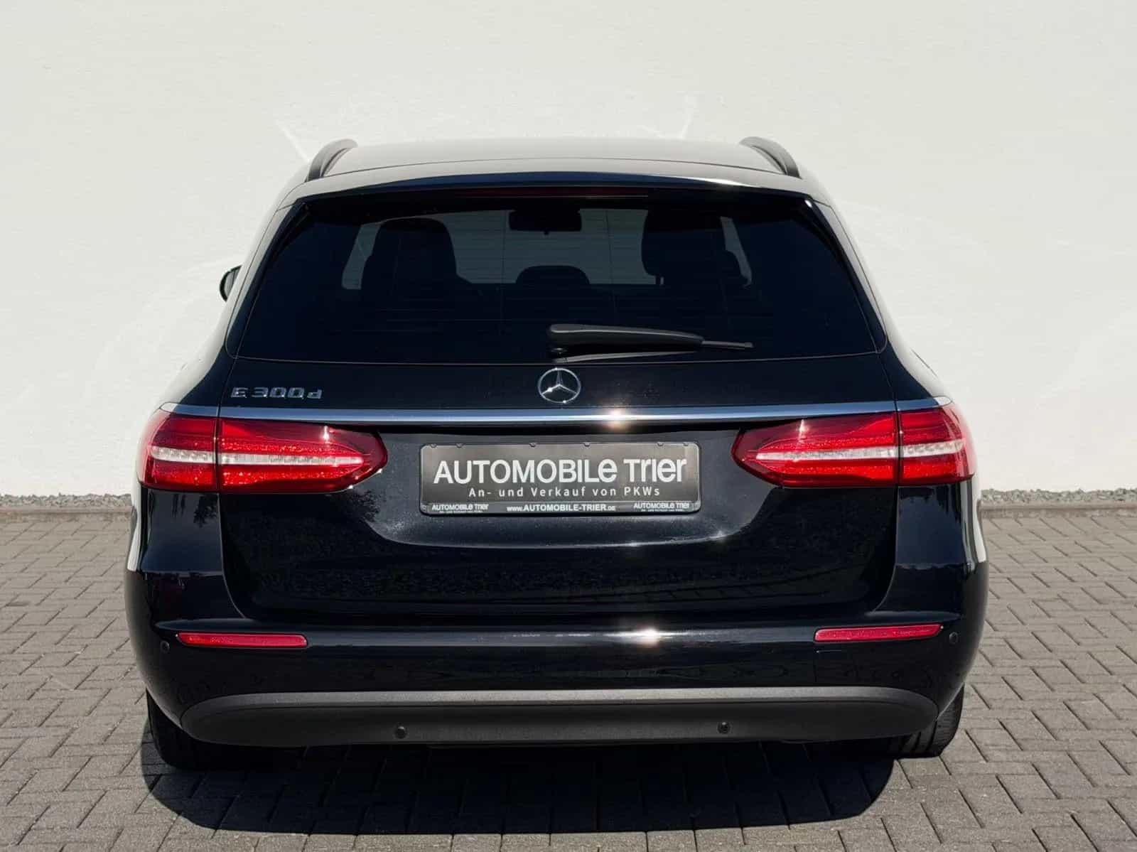 Mercedes-Benz E-Class 300 11/2019-photo-5