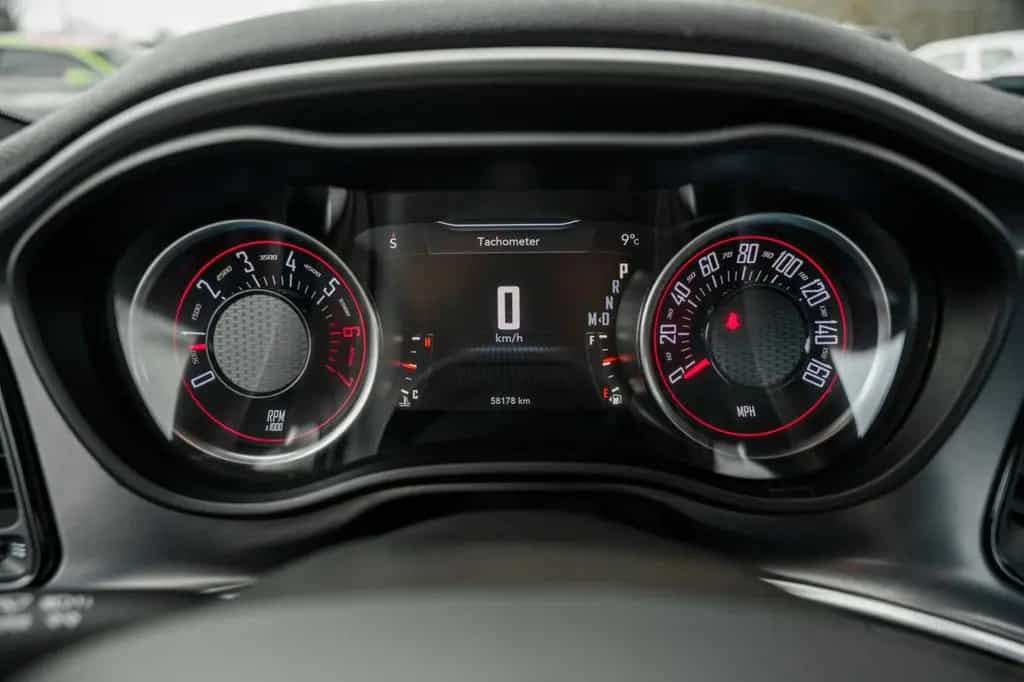 Dodge Challenger 5,7 HEMI V8 Widebody Leder LED 04/2021-photo-28