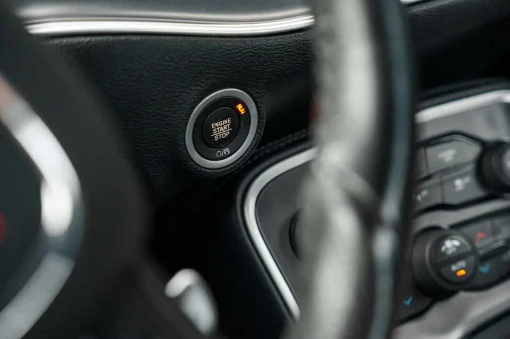 Dodge Challenger 5,7 HEMI V8 Widebody Leder LED 04/2021-photo-35