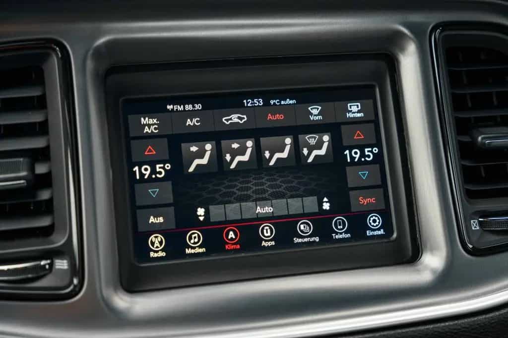 Dodge Challenger 5,7 HEMI V8 Widebody Leder LED 04/2021-photo-36
