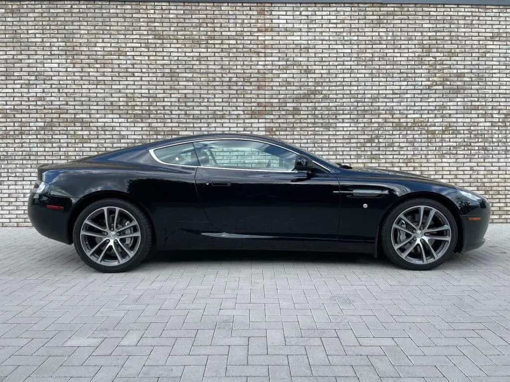 Aston Martin DB9 5.9-L V12 Touchtronic/Cruise control/470 PK/ 06/2011-photo-1