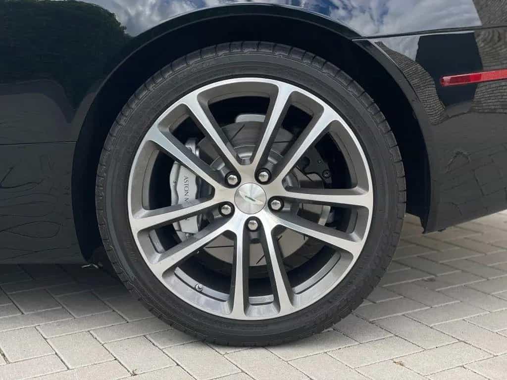 Aston Martin DB9 5.9-L V12 Touchtronic/Cruise control/470 PK/ 06/2011-photo-2