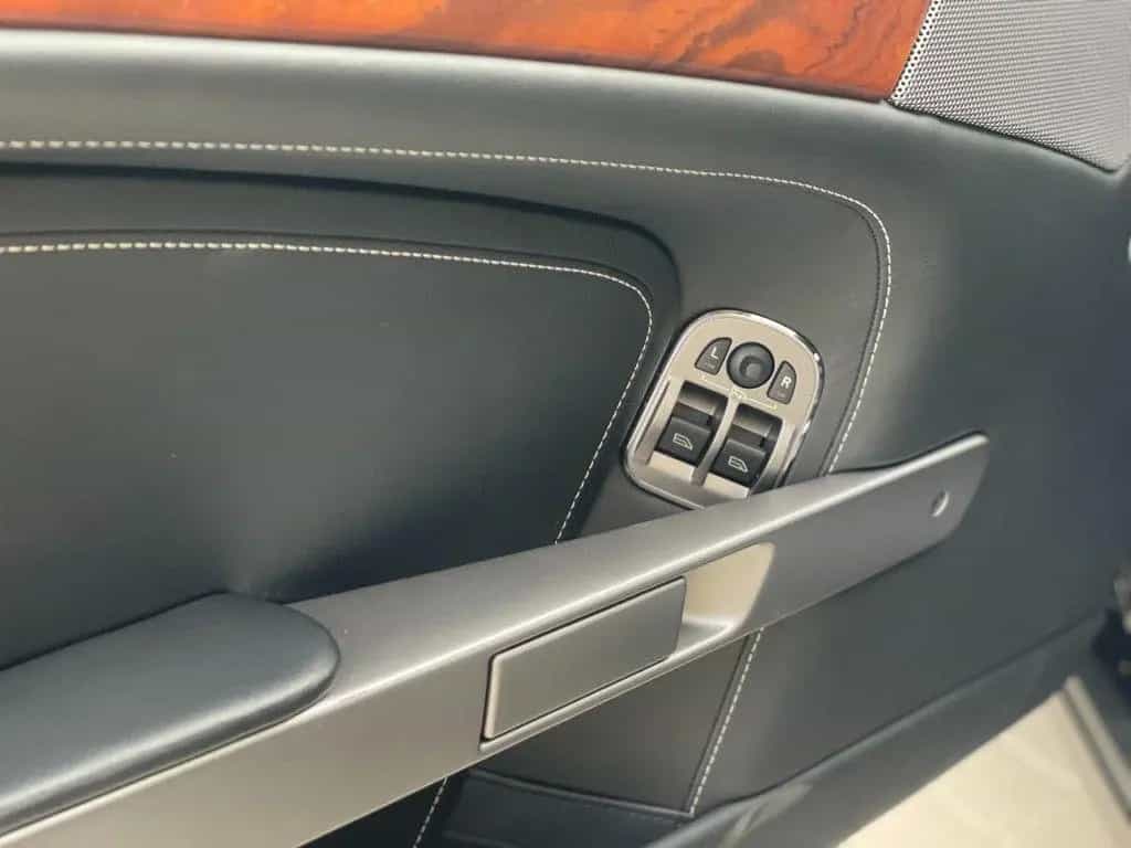 Aston Martin DB9 5.9-L V12 Touchtronic/Cruise control/470 PK/ 06/2011-photo-4