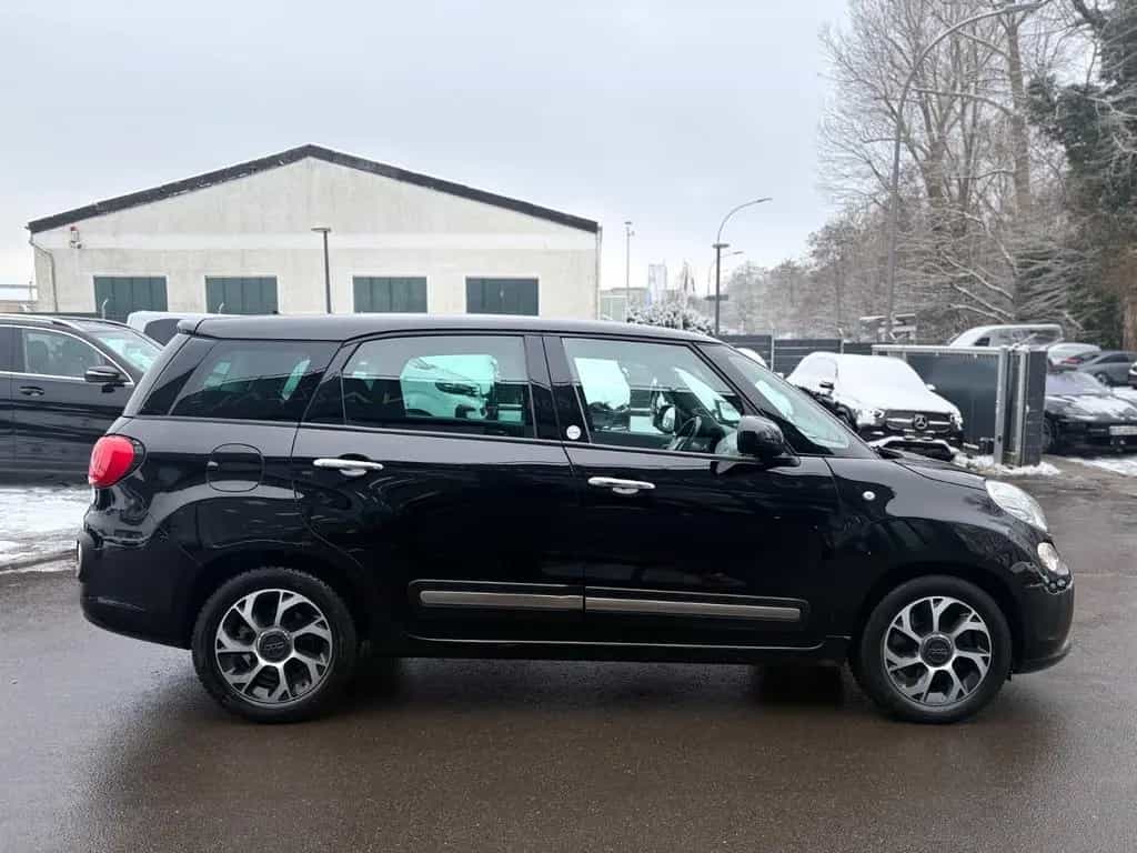 Fiat 500L *7 SITZER*NAVI*TEILLEDER*KLIMAAUTOMATIK* 08/2016-photo-11