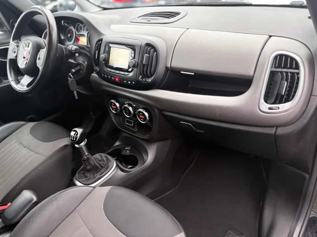Fiat 500L *7 SITZER*NAVI*TEILLEDER*KLIMAAUTOMATIK* 08/2016-photo-14