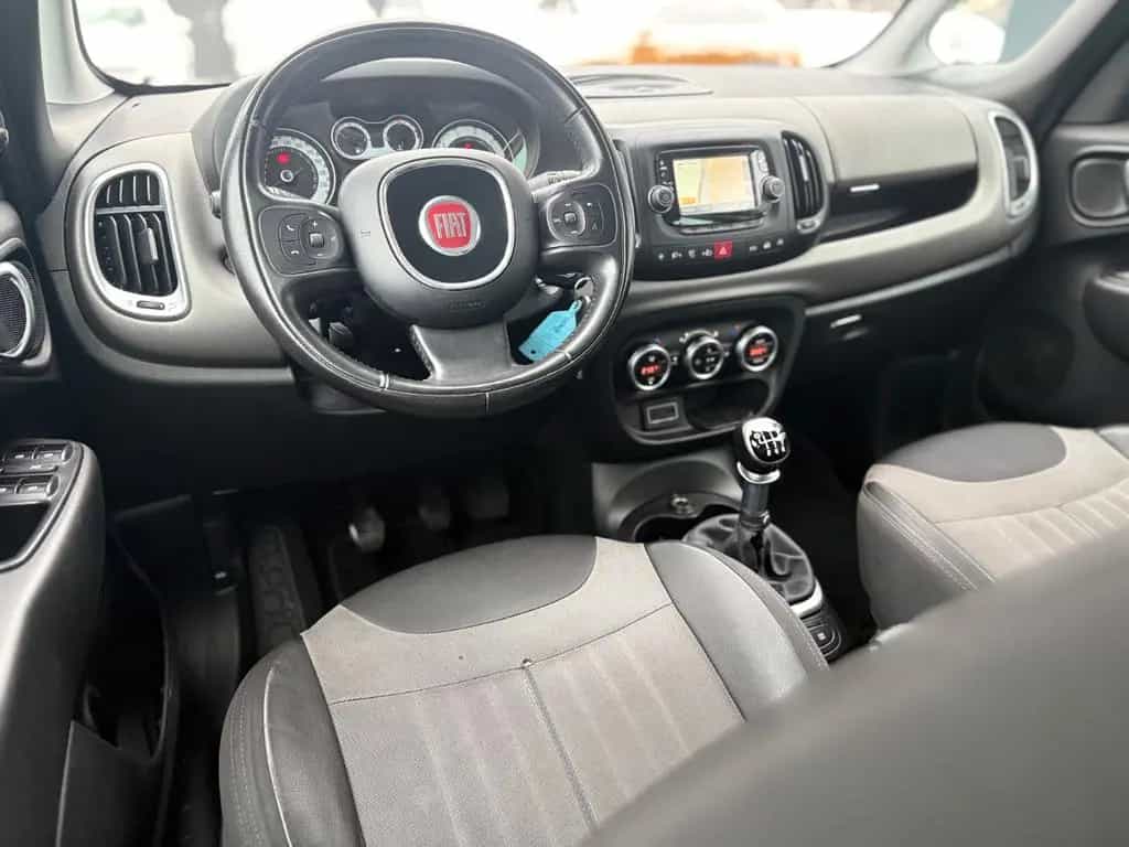 Fiat 500L *7 SITZER*NAVI*TEILLEDER*KLIMAAUTOMATIK* 08/2016-photo-18