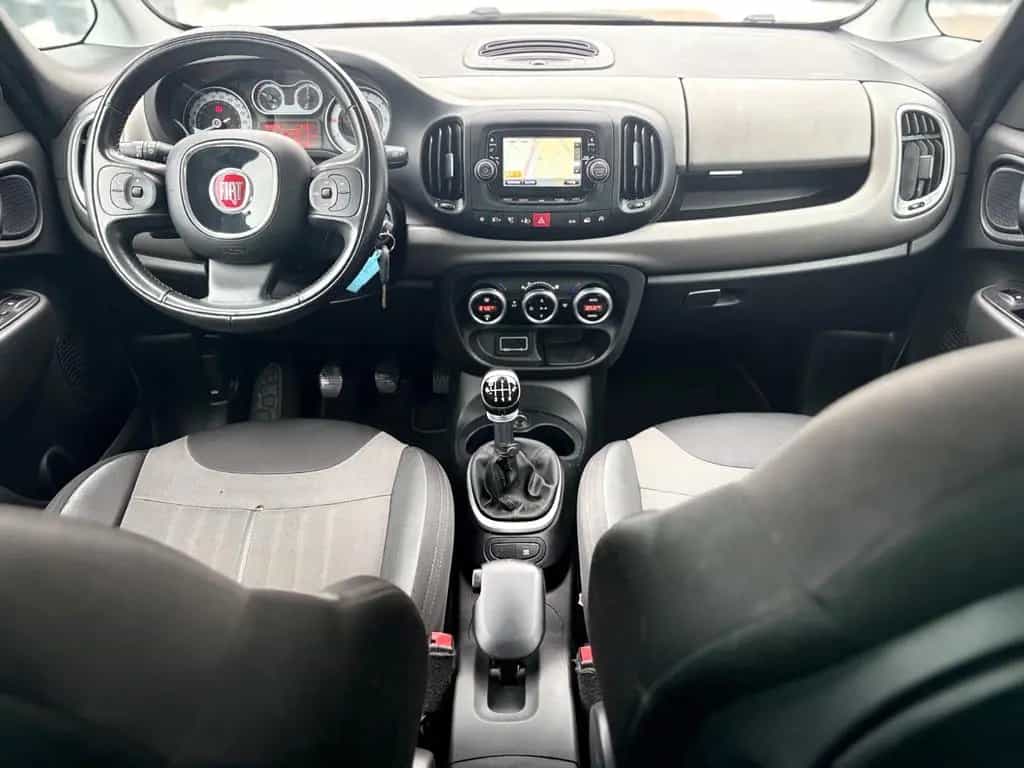 Fiat 500L *7 SITZER*NAVI*TEILLEDER*KLIMAAUTOMATIK* 08/2016-photo-22
