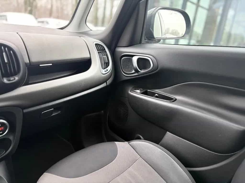 Fiat 500L *7 SITZER*NAVI*TEILLEDER*KLIMAAUTOMATIK* 08/2016-photo-28