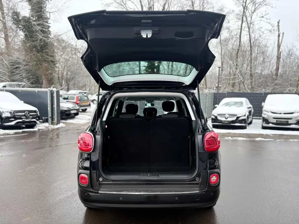 Fiat 500L *7 SITZER*NAVI*TEILLEDER*KLIMAAUTOMATIK* 08/2016-photo-8