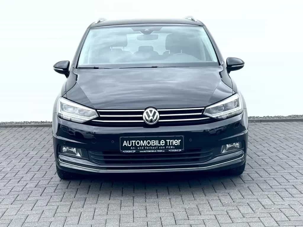 Volkswagen Touran 02/2016-photo-1