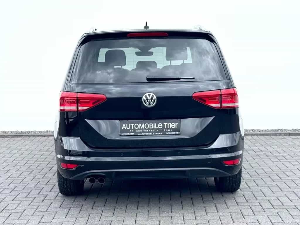 Volkswagen Touran 02/2016-photo-5