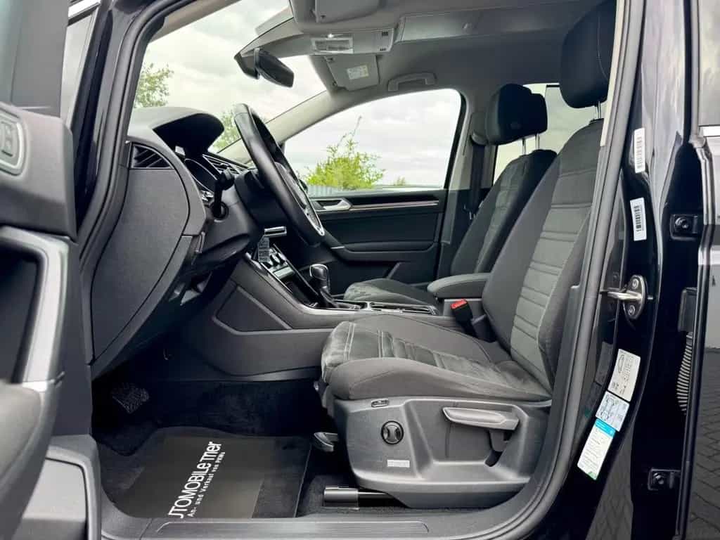 Volkswagen Touran 02/2016-photo-8