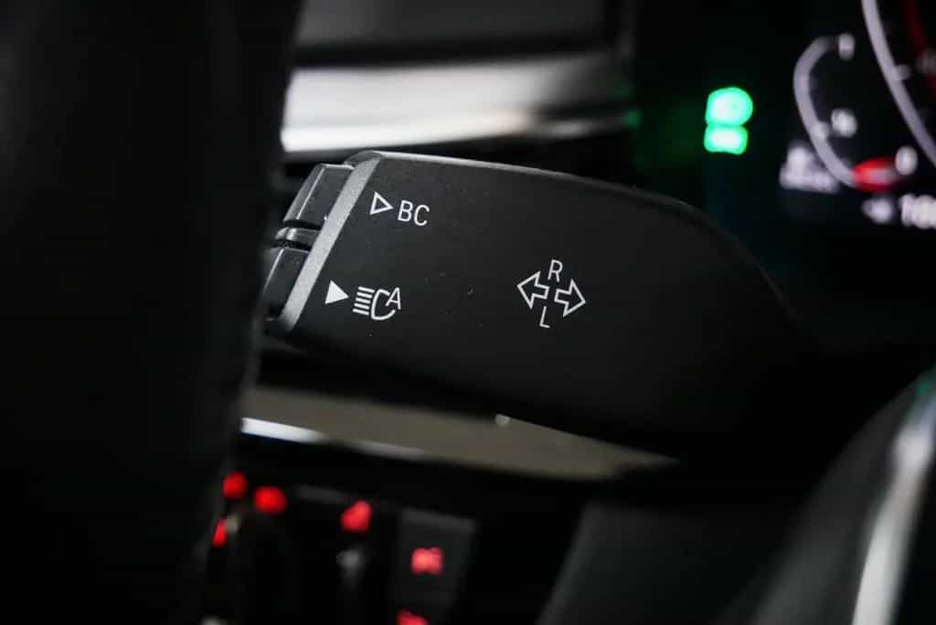 BMW 5 Series 520d xDrive Touring LED ACC 360° AHK PANO 04/2021-photo-26