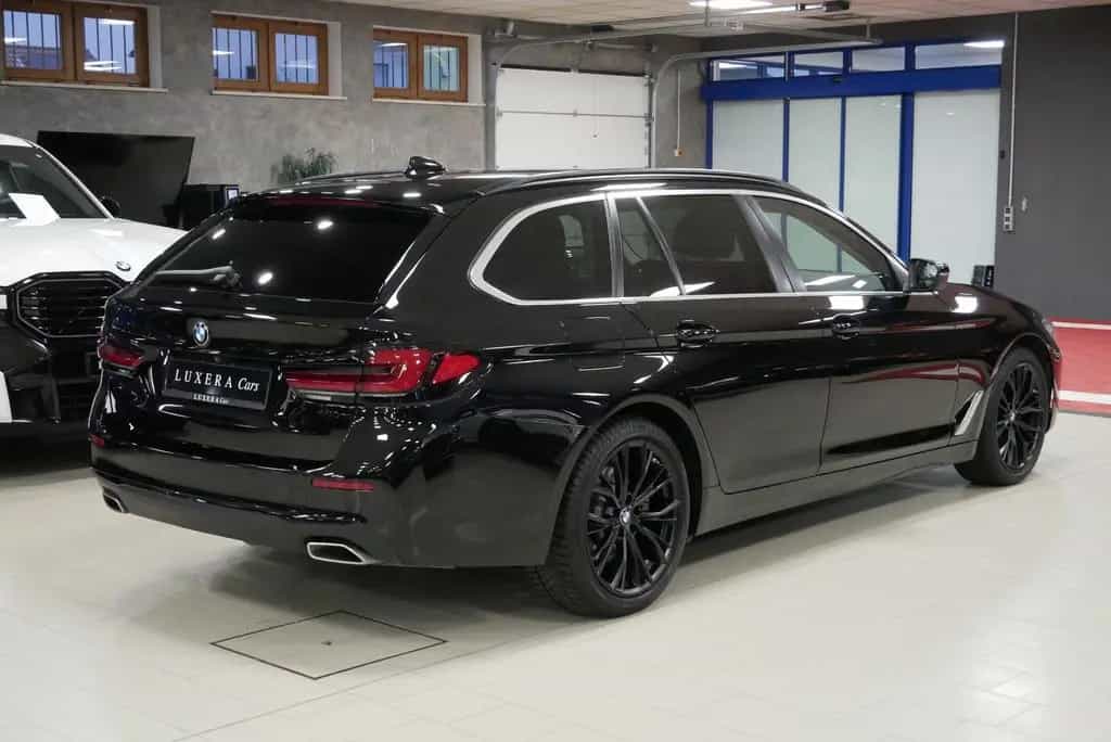 BMW 5 Series 520d xDrive Touring LED ACC 360° AHK PANO 04/2021-photo-4