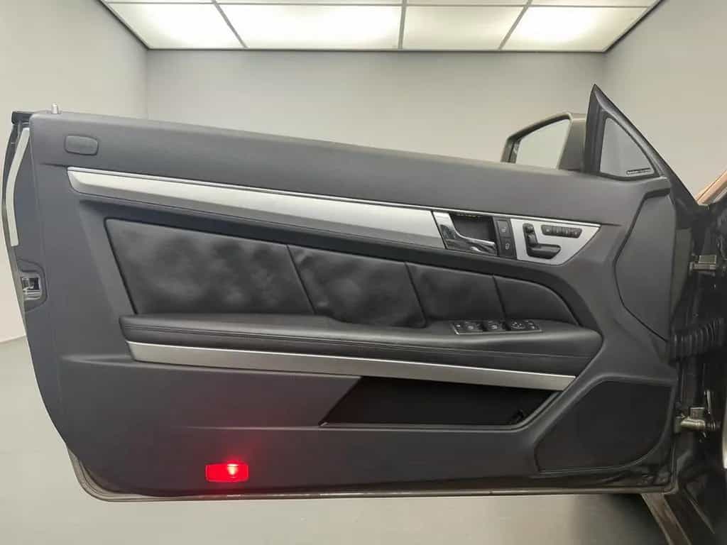 Mercedes-Benz E-Class 500 CABRIO AMG - LINE*SCHECKHEFT*VOLL + SAUBER 09/2011-photo-12