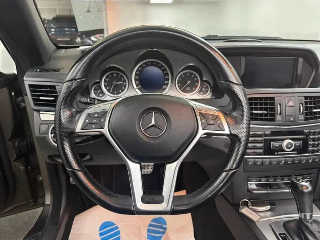 Mercedes-Benz E-Class 500 CABRIO AMG - LINE*SCHECKHEFT*VOLL + SAUBER 09/2011-photo-23