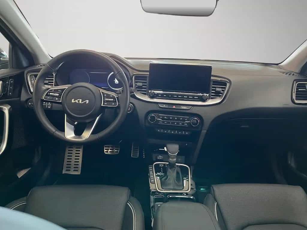 Kia Ceed SW 1.5T DCT7 PLATINUM*PANO*CARPL.*AHK* 04/2025-photo-12