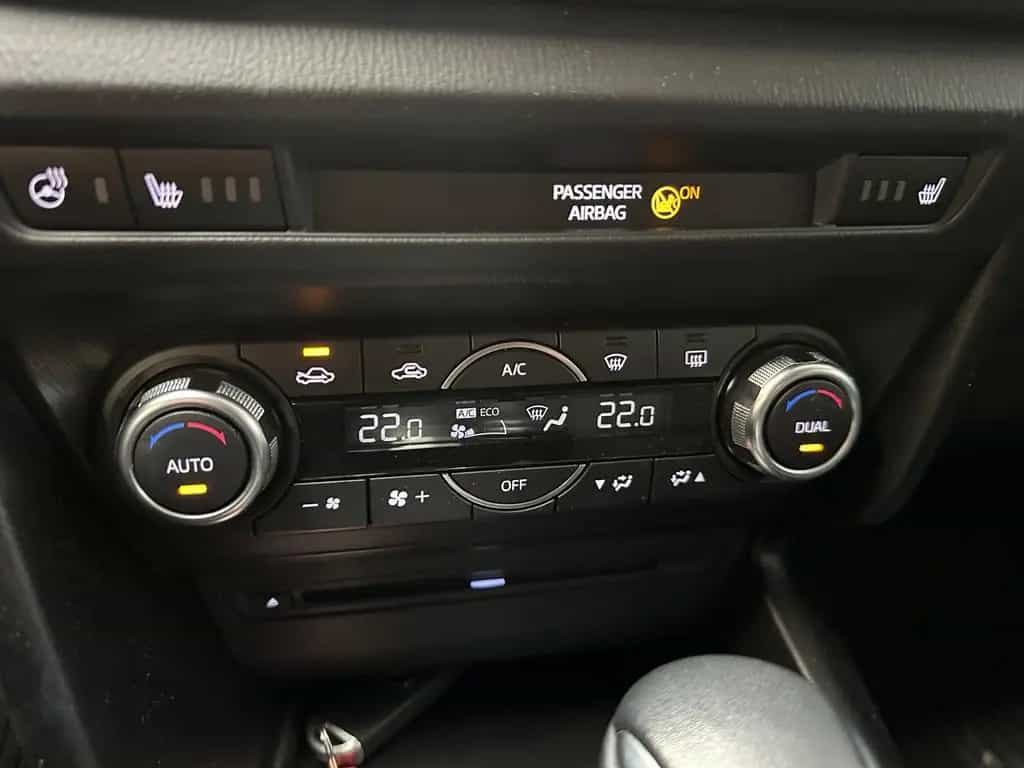 Mazda 3 Lim. Exclusive-Line,KAMERA,NAVI,GARANTIE 06/2018-photo-19