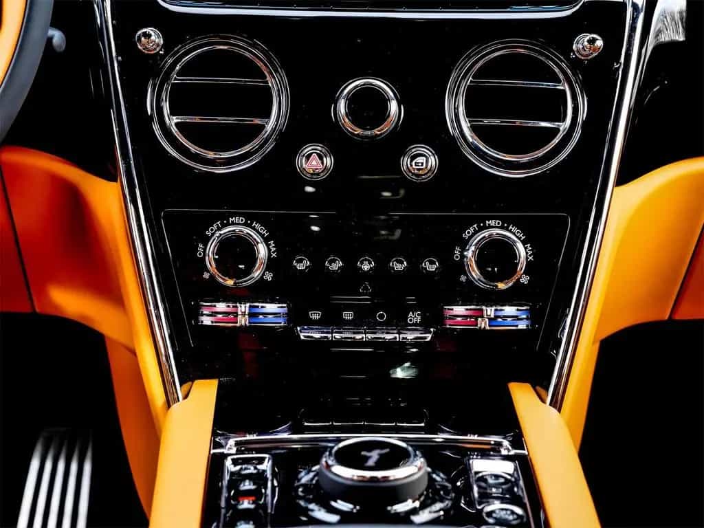 Rolls-Royce Cullinan 03/2026-photo-19