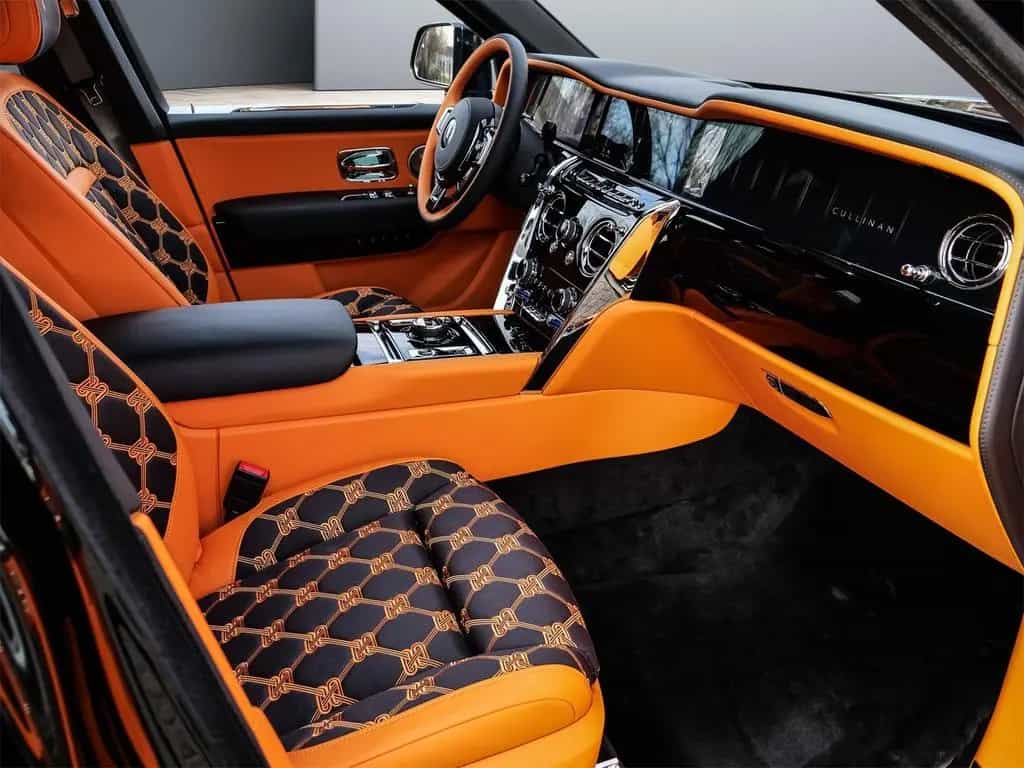 Rolls-Royce Cullinan 03/2026-photo-24