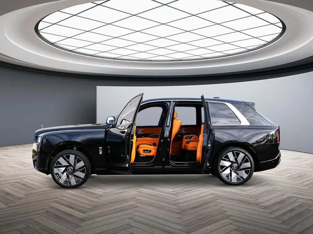 Rolls-Royce Cullinan 03/2026-photo-4