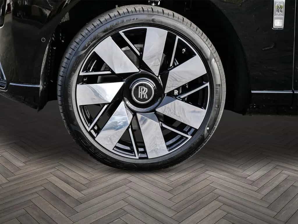 Rolls-Royce Cullinan 03/2026-photo-7