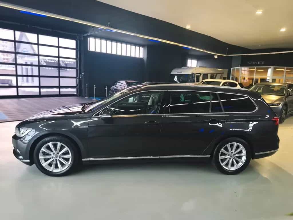 Volkswagen Passat V.2.0 TSI 280PS 4*4 Highline R-Line+AHK 12/2017-photo-1