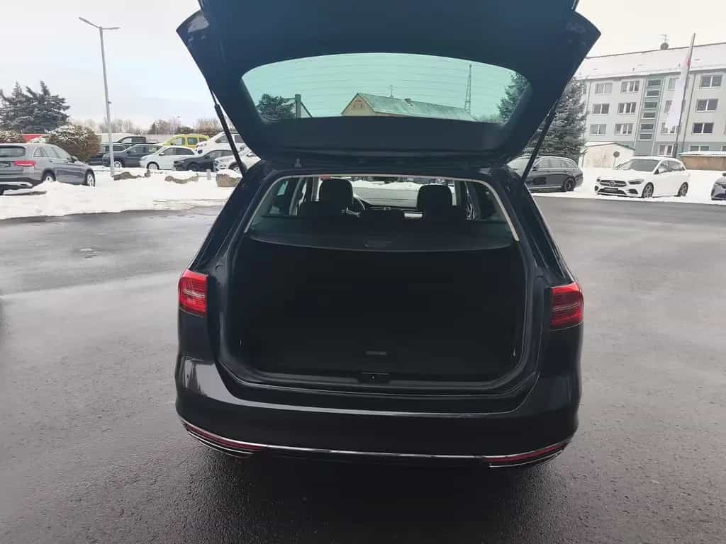 Volkswagen Passat V.2.0 TSI 280PS 4*4 Highline R-Line+AHK 12/2017-photo-12