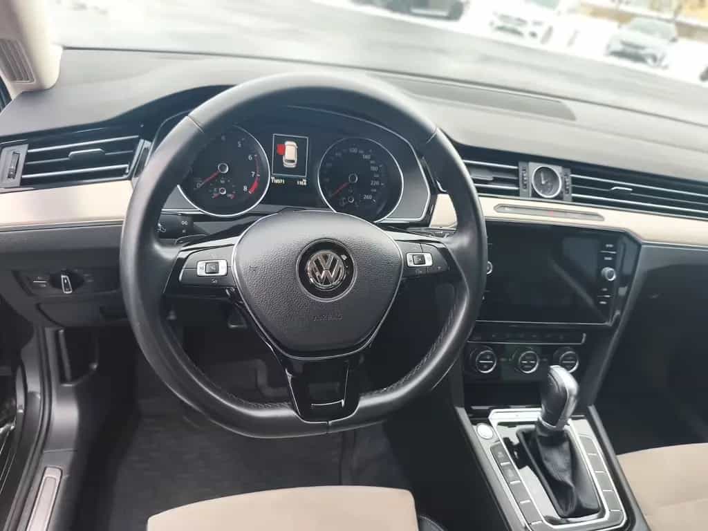Volkswagen Passat V.2.0 TSI 280PS 4*4 Highline R-Line+AHK 12/2017-photo-19