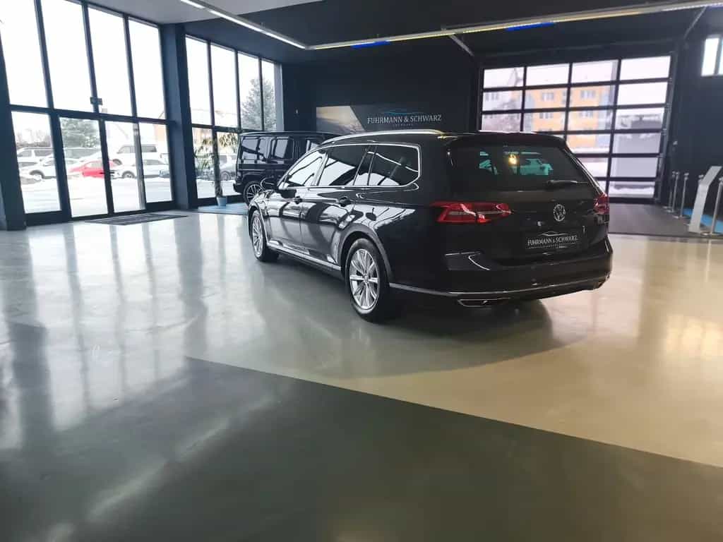 Volkswagen Passat V.2.0 TSI 280PS 4*4 Highline R-Line+AHK 12/2017-photo-2