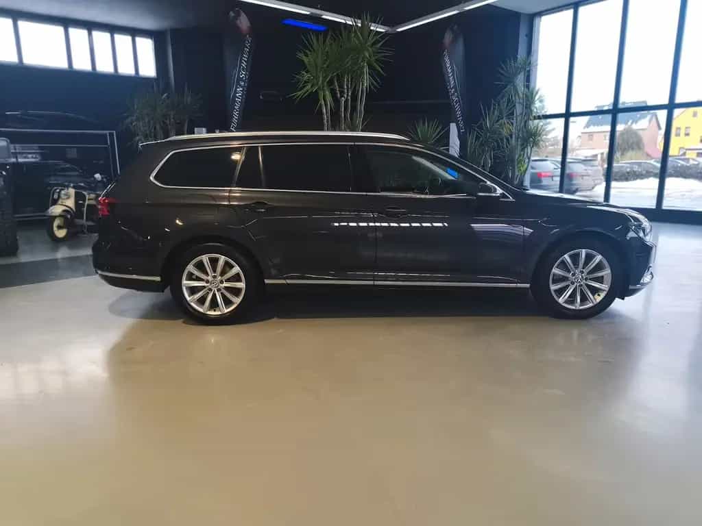 Volkswagen Passat V.2.0 TSI 280PS 4*4 Highline R-Line+AHK 12/2017-photo-5