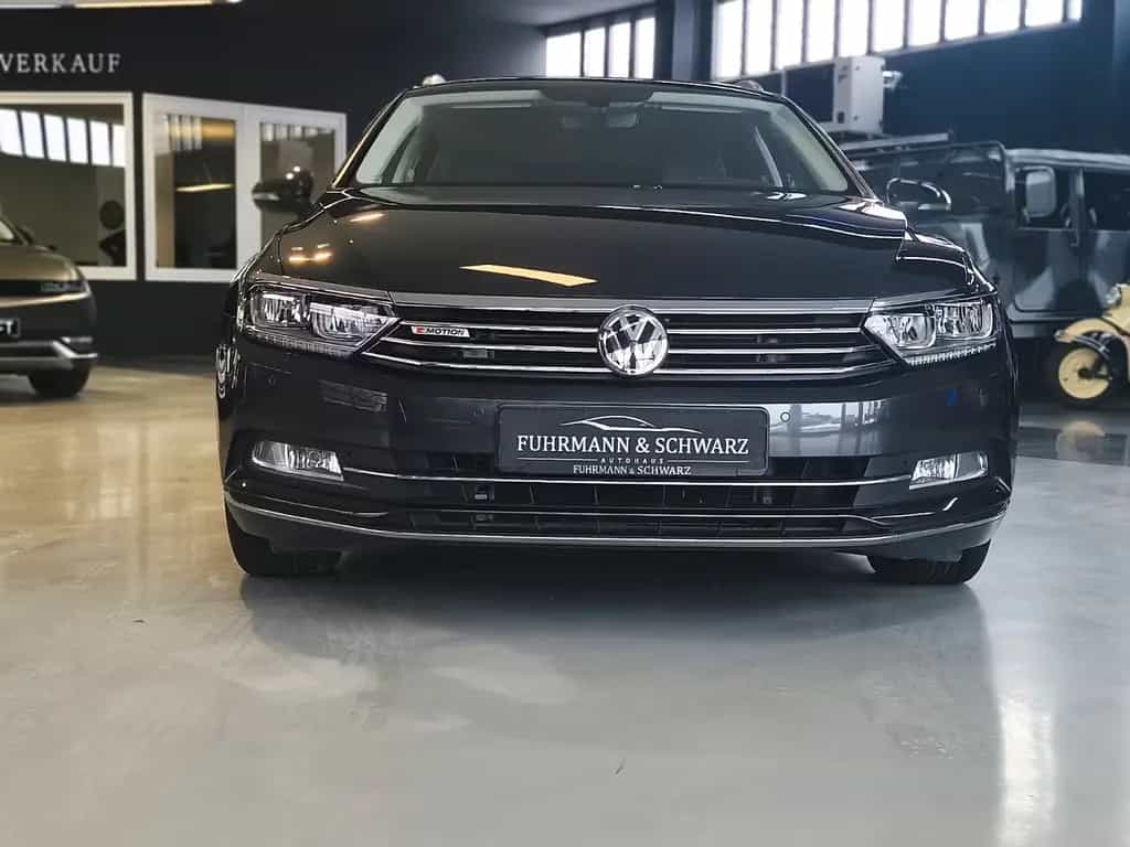 Volkswagen Passat V.2.0 TSI 280PS 4*4 Highline R-Line+AHK 12/2017-photo-8