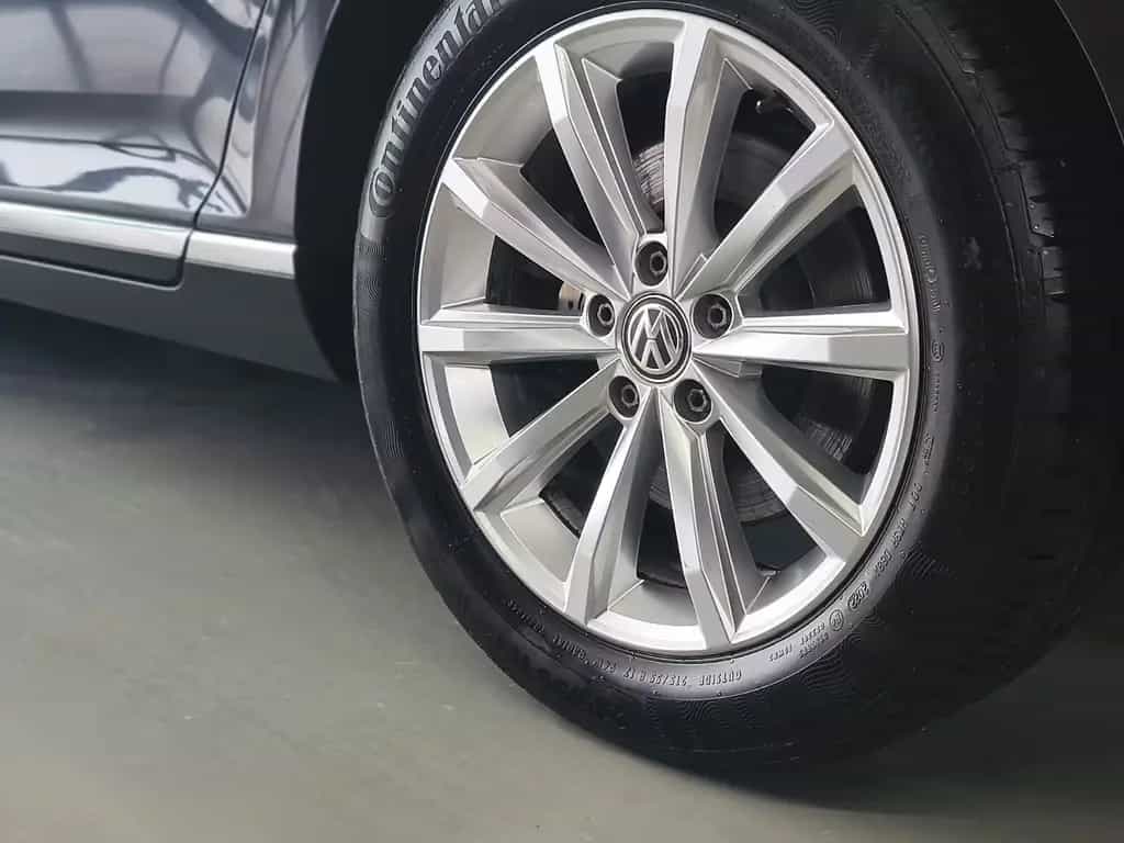 Volkswagen Passat V.2.0 TSI 280PS 4*4 Highline R-Line+AHK 12/2017-photo-9