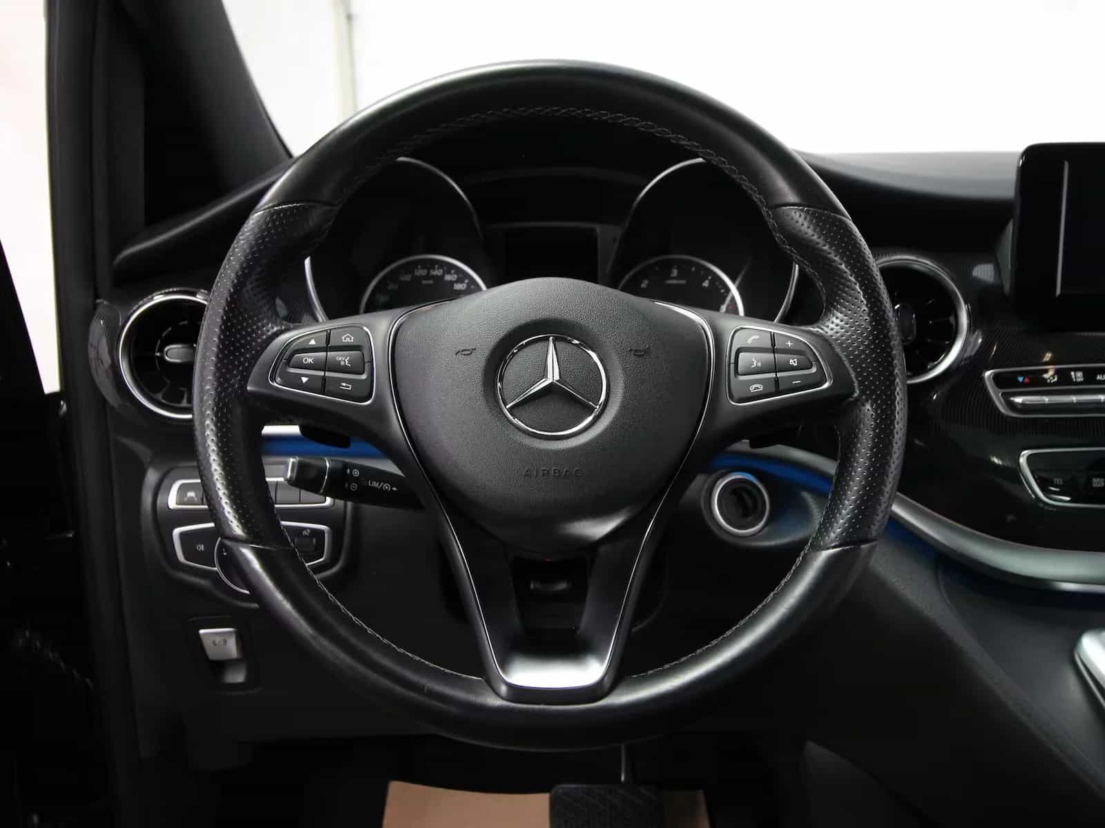 Mercedes-Benz V-Class 220 05/2020-photo-23