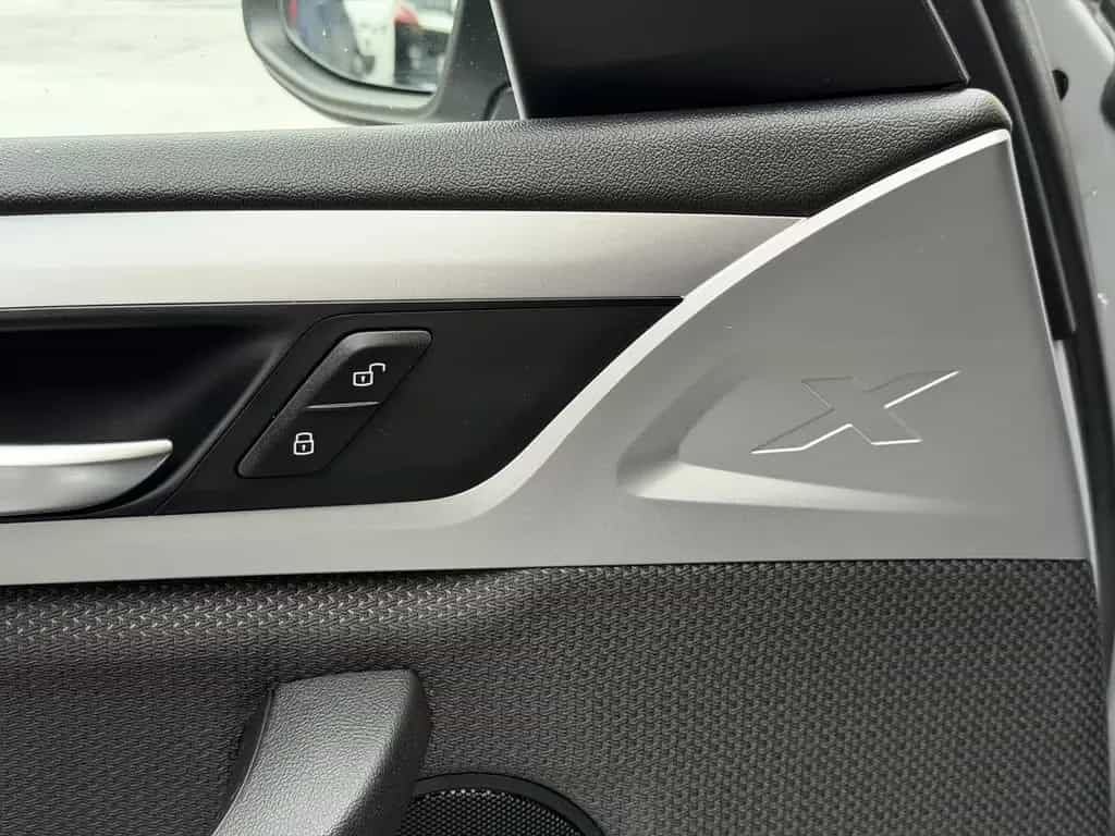BMW X3 xDrive 20 i Advantage Panorama Dach 01/2019-photo-17