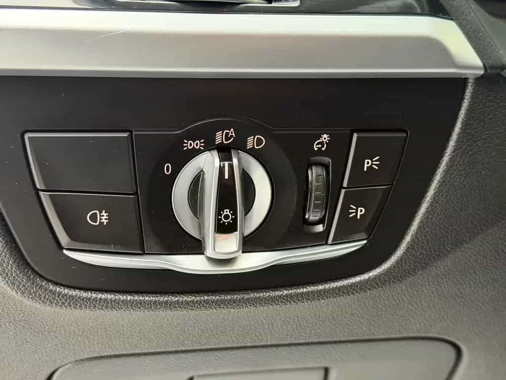 BMW X3 xDrive 20 i Advantage Panorama Dach 01/2019-photo-18