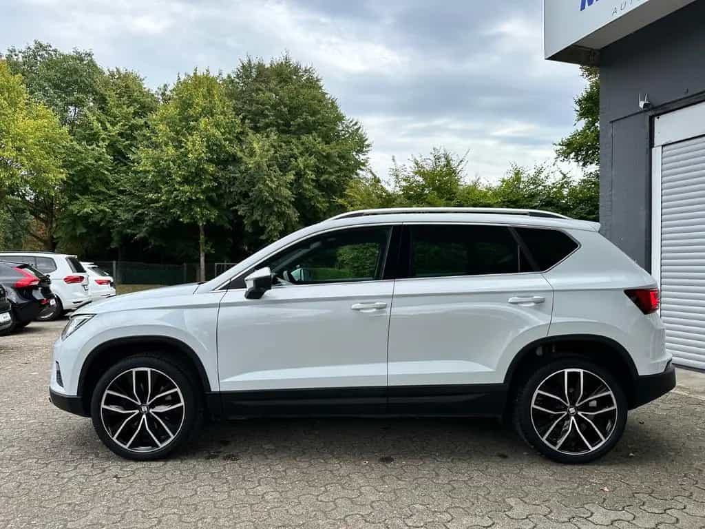 Seat Ateca Xcellence AHK/360°/ACC/S-HEFT/NAVI 01/2017-photo-1