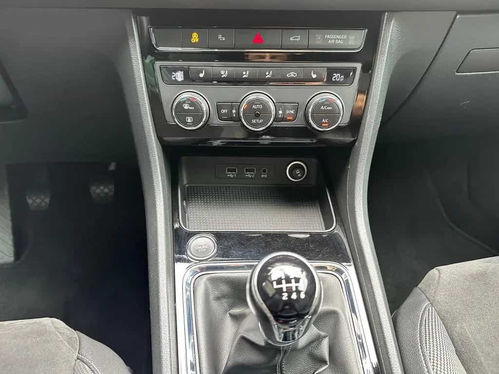 Seat Ateca Xcellence AHK/360°/ACC/S-HEFT/NAVI 01/2017-photo-19