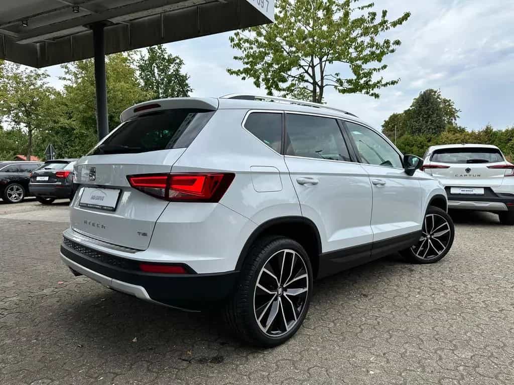 Seat Ateca Xcellence AHK/360°/ACC/S-HEFT/NAVI 01/2017-photo-4