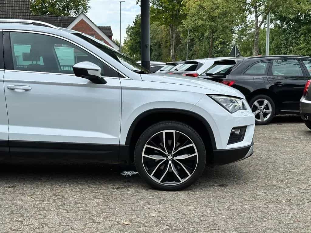Seat Ateca Xcellence AHK/360°/ACC/S-HEFT/NAVI 01/2017-photo-9