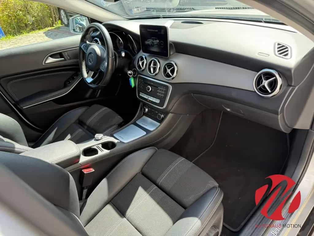 Mercedes-Benz GLA 200 -Klasse Urban Navi 360 Kamera LED Sports 08/2017-photo-14
