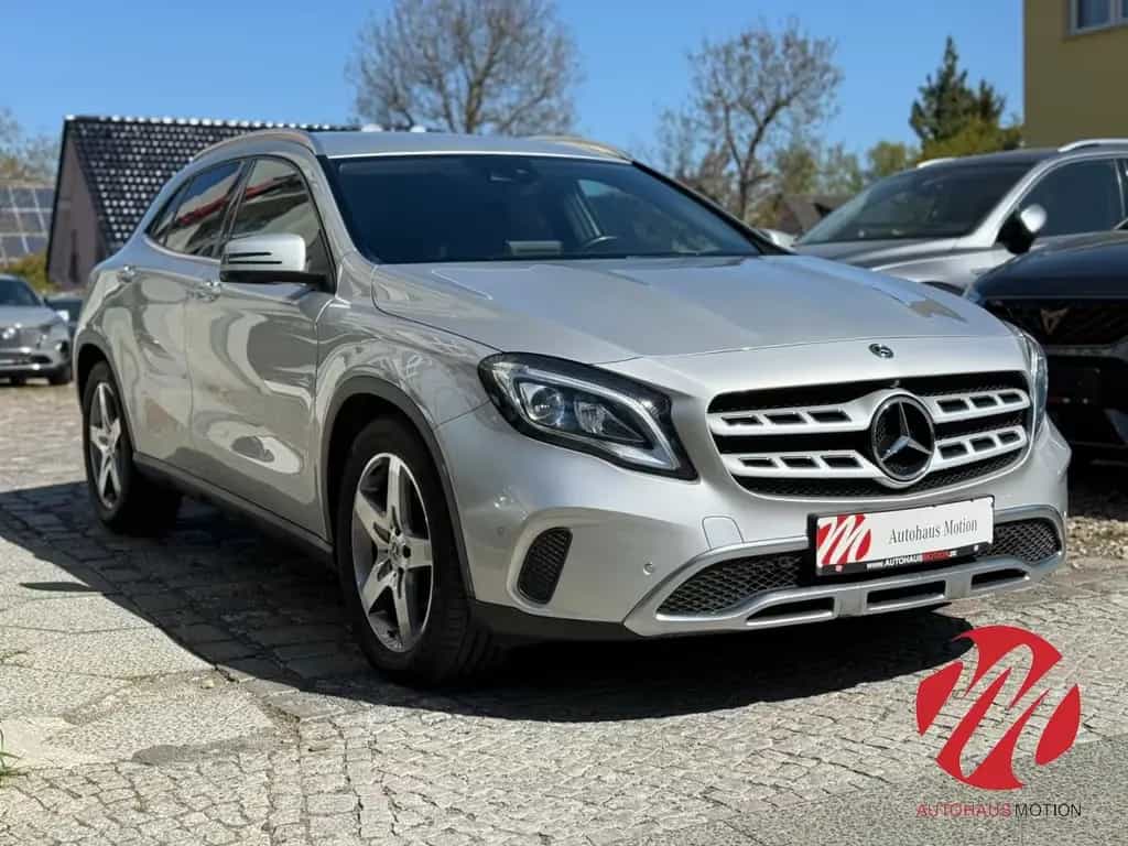 Mercedes-Benz GLA 200 -Klasse Urban Navi 360 Kamera LED Sports 08/2017-photo-2