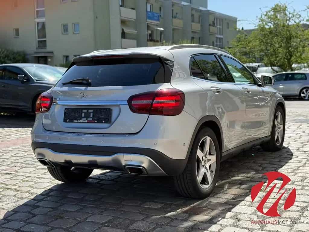 Mercedes-Benz GLA 200 -Klasse Urban Navi 360 Kamera LED Sports 08/2017-photo-3