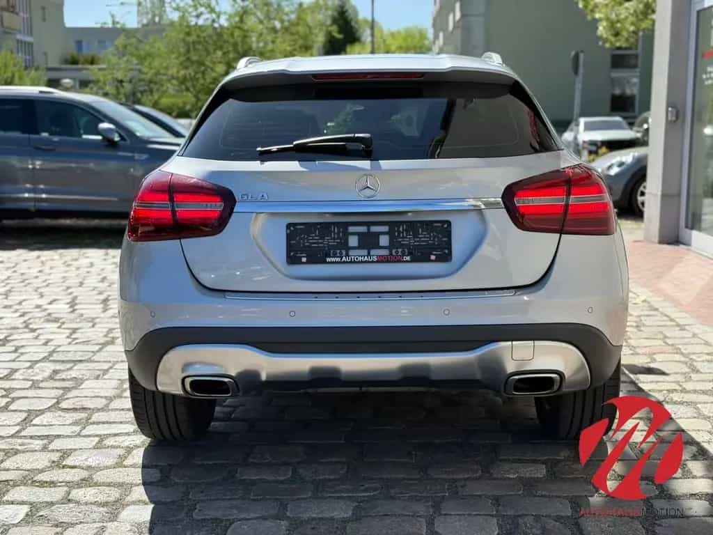 Mercedes-Benz GLA 200 -Klasse Urban Navi 360 Kamera LED Sports 08/2017-photo-4