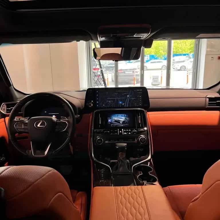 Lexus LX500 01/2026-photo-5