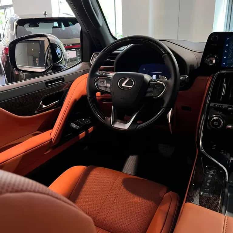 Lexus LX500 01/2026-photo-9