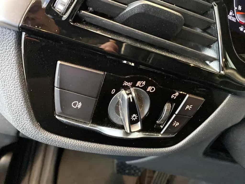 BMW 5 Series d Touring LiveCockpitProf Head-Up Kamera 12/2022-photo-19